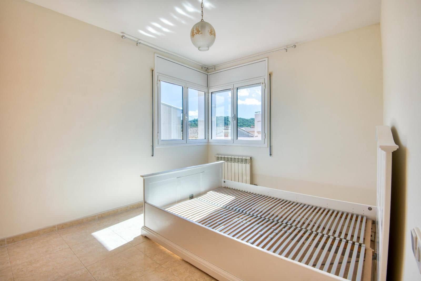 5 bedroom Villa for sale in Sant Feliu de Guixols - € 600,000 (Ref: 9261845)