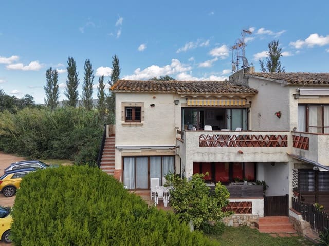 Ático de 2 habitaciones en Santa Cristina d'Aro en venta - 179.000 € (Ref: 9295968)