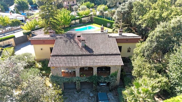 6 quarto Moradia para venda em Can Carbonell, Caldes de Malavella com piscina garagem - 625 000 € (Ref: 9296324)