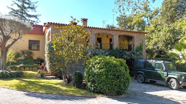 6 quarto Moradia para venda em Can Carbonell, Caldes de Malavella com piscina garagem - 625 000 € (Ref: 9296324)