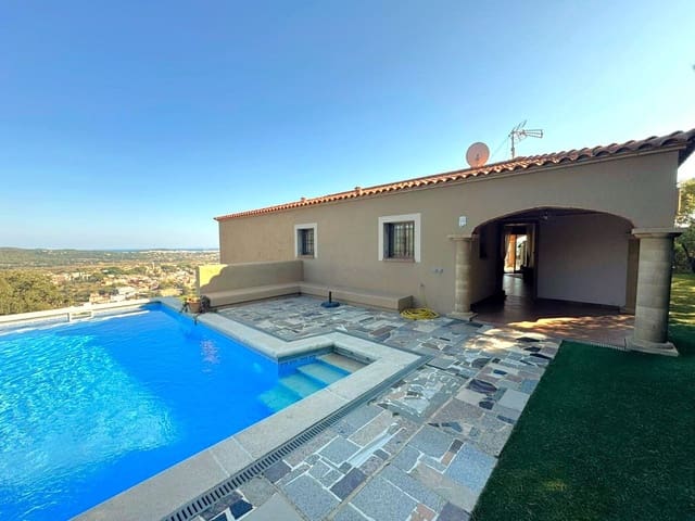 3 makuuhuone Huvila myytävänä paikassa Calonge i Sant Antoni mukana uima-altaan 
autotalli - 595 000 € (Ref: 9314289)