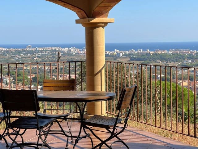 3 makuuhuone Huvila myytävänä paikassa Calonge i Sant Antoni mukana uima-altaan 
autotalli - 595 000 € (Ref: 9314289)