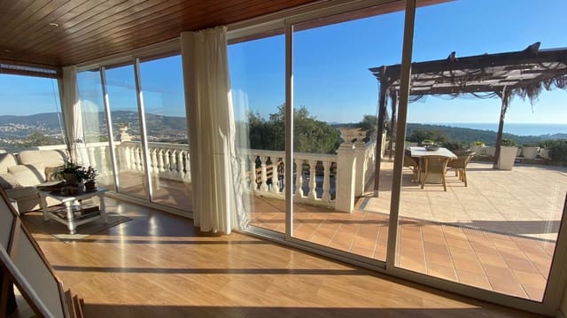 4 soveværelse Villa til salg i Platja d'Aro, Castell-Platja d'Aro med swimmingpool - € 895.000 (Ref: 9325628)