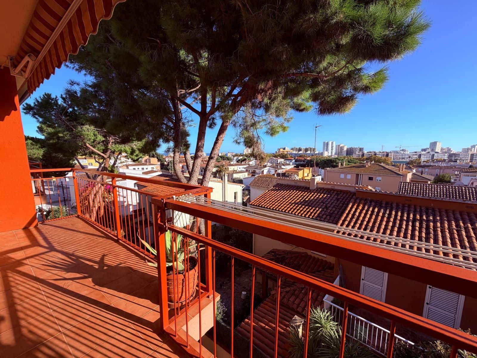 2 bedroom Penthouse for sale in Platja d'Aro - € 299,000 (Ref: 9384828)