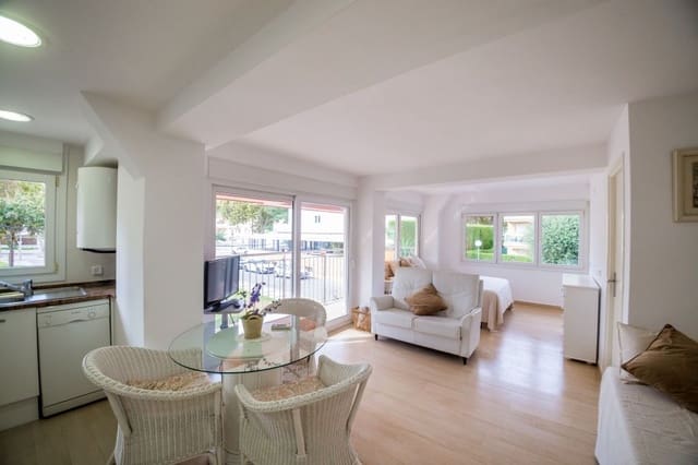 Studio till salu i Platja d'Aro, Castell-Platja d'Aro med pool - 220 000 € (Ref: 9388691)