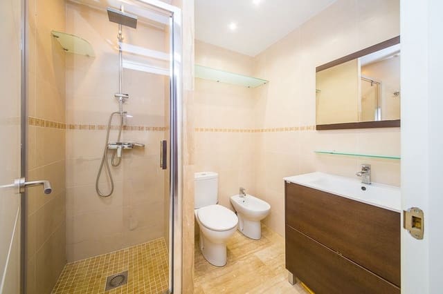 5 soverom Kjedet enebolig til salgs i Platja d'Aro, Castell-Platja d'Aro med garasje - € 950 000 (Ref: 9414524)