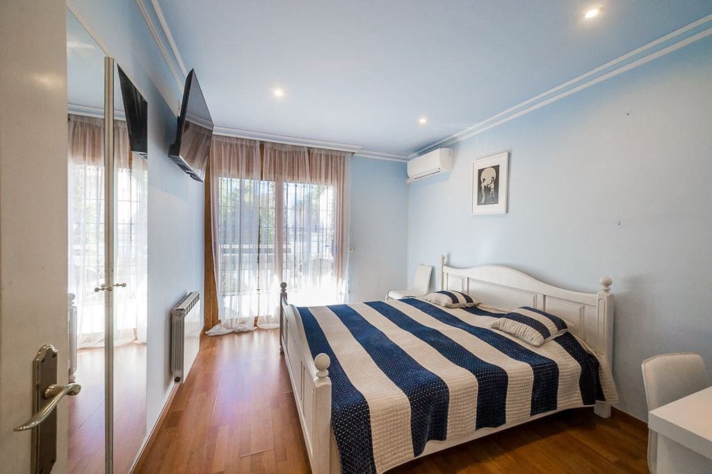 5 slaapkamer Halfvrijstaande villa te koop in Platja d'Aro met garage - € 950.000 (Ref: 9414524)