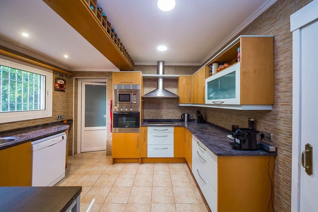 5 slaapkamer Halfvrijstaande villa te koop in Platja d'Aro met garage - € 950.000 (Ref: 9414524)