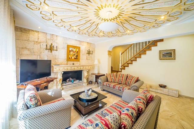 5 soverom Kjedet enebolig til salgs i Platja d'Aro, Castell-Platja d'Aro med garasje - € 950 000 (Ref: 9414524)