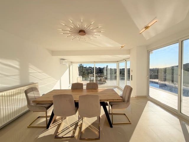 4 soverom Villa til salgs i Calonge i Sant Antoni med svømmebasseng garasje - € 840 000 (Ref: 9422577)