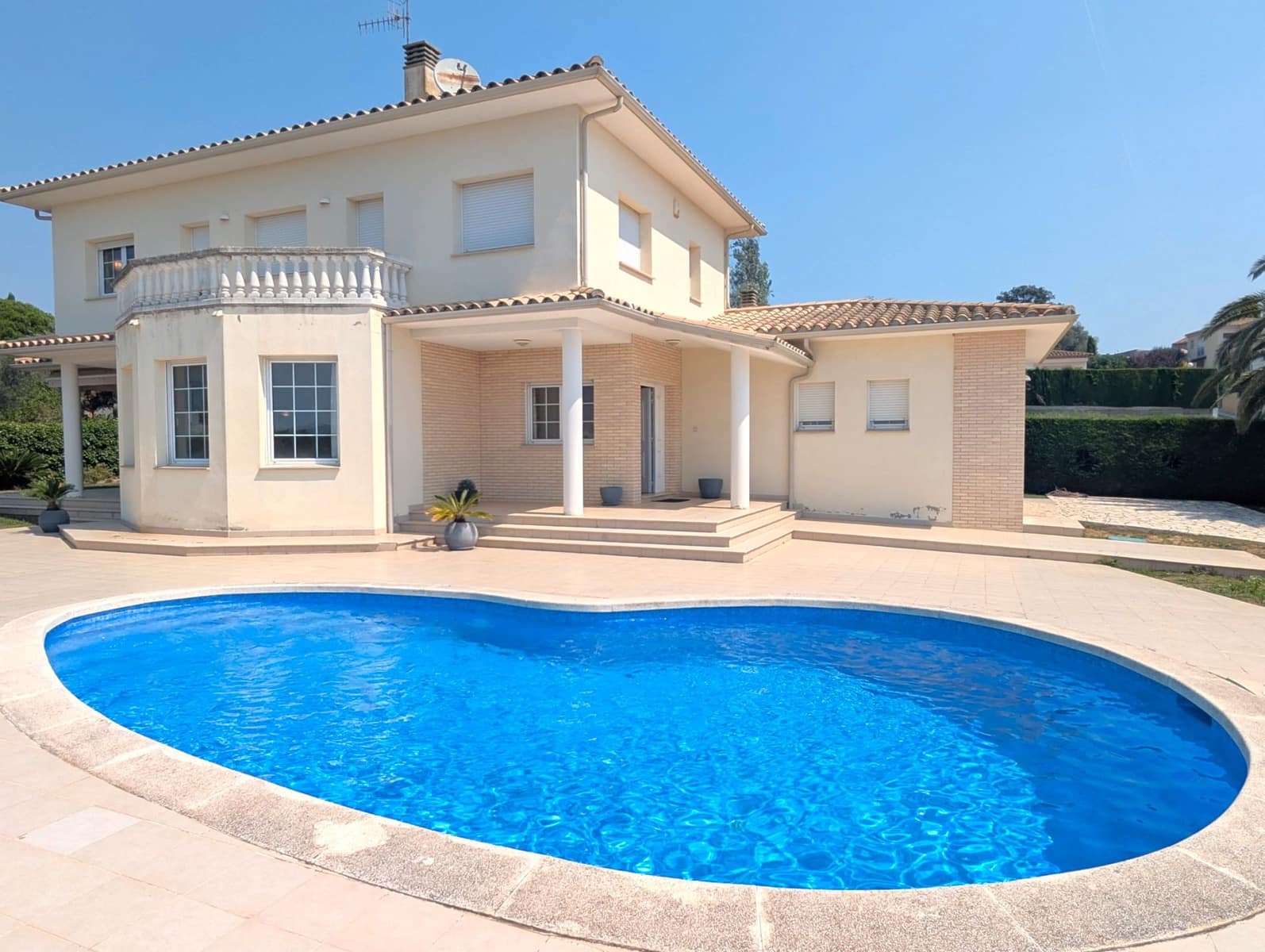 4 sypialnia Willa na sprzedaż w Platja d'Aro z basenem garażem - 1 250 000 € (Ref: 9438554)