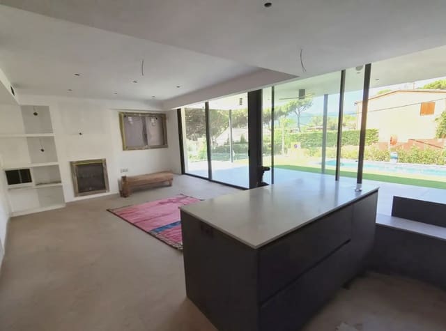 3 slaapkamer Villa te koop in Calonge i Sant Antoni met zwembad - € 950.000 (Ref: 9443645)