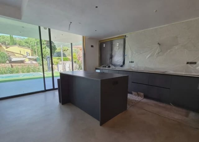 3 slaapkamer Villa te koop in Calonge i Sant Antoni met zwembad - € 950.000 (Ref: 9443645)