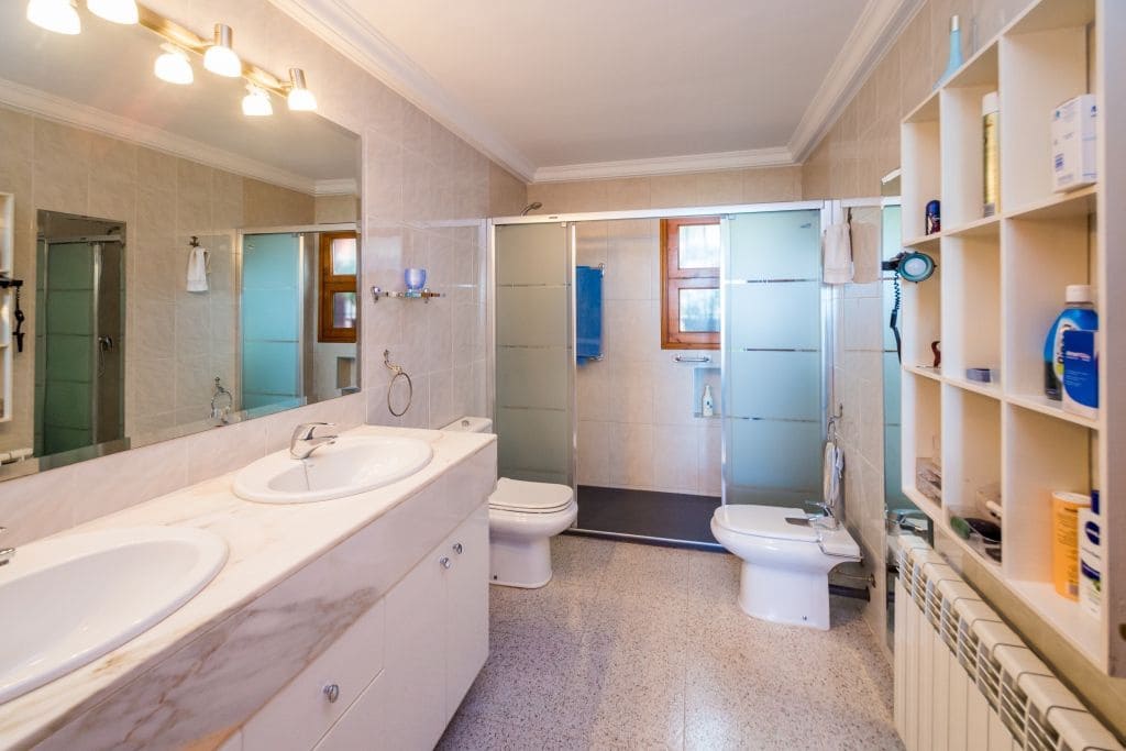 6 bedroom Villa for sale in Castell d'Aro - € 894,000 (Ref: 9464976)