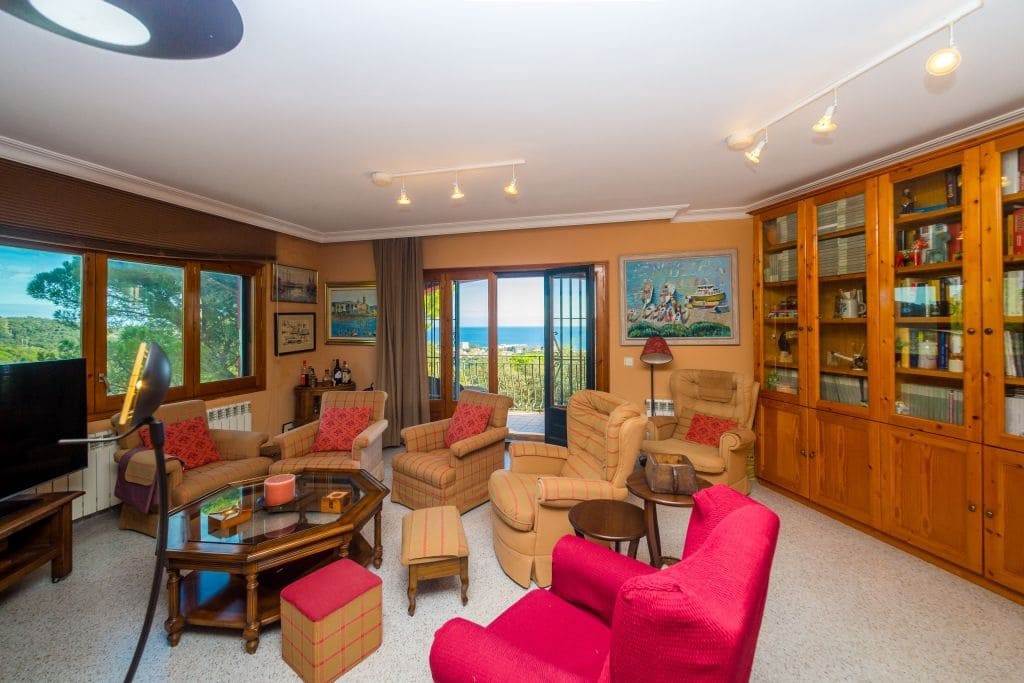 6 bedroom Villa for sale in Castell d'Aro - € 894,000 (Ref: 9464976)