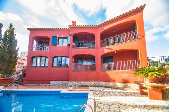 6 bedroom Villa for sale in Castell d'Aro, Castell-Platja d'Aro - € 894,000 (Ref: 9464976)