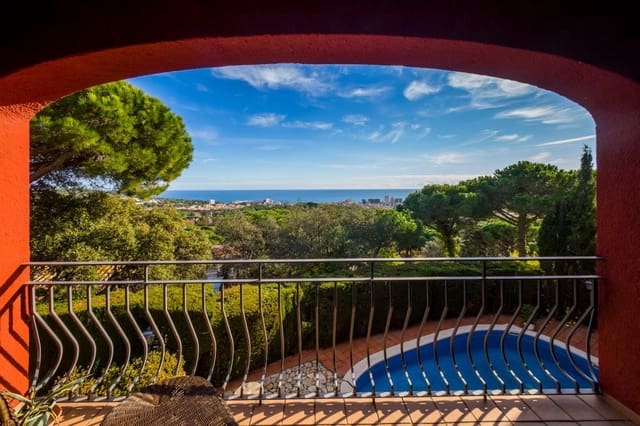 6 bedroom Villa for sale in Castell d'Aro, Castell-Platja d'Aro - € 894,000 (Ref: 9464976)