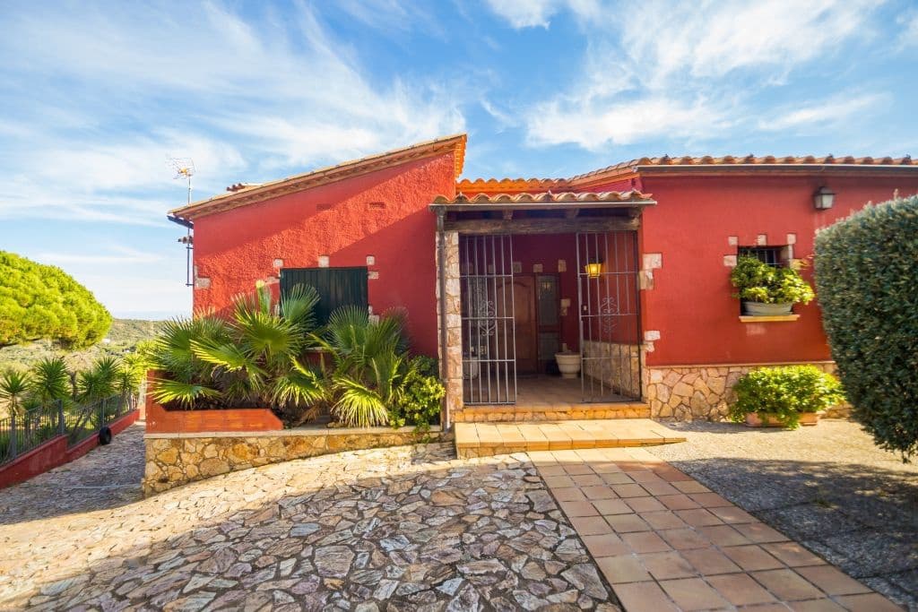 6 bedroom Villa for sale in Castell d'Aro - € 894,000 (Ref: 9464976)