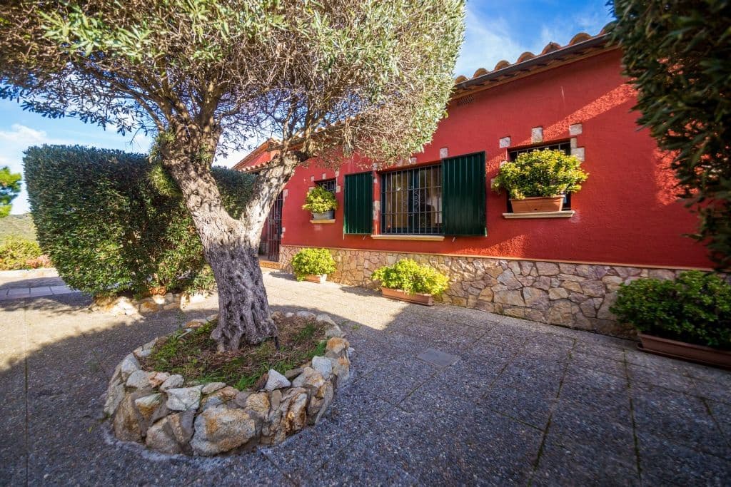 6 bedroom Villa for sale in Castell d'Aro - € 894,000 (Ref: 9464976)