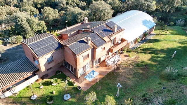 5 soverom Villa til salgs i Santa Cristina d'Aro med svømmebasseng garasje - € 799 000 (Ref: 9486492)