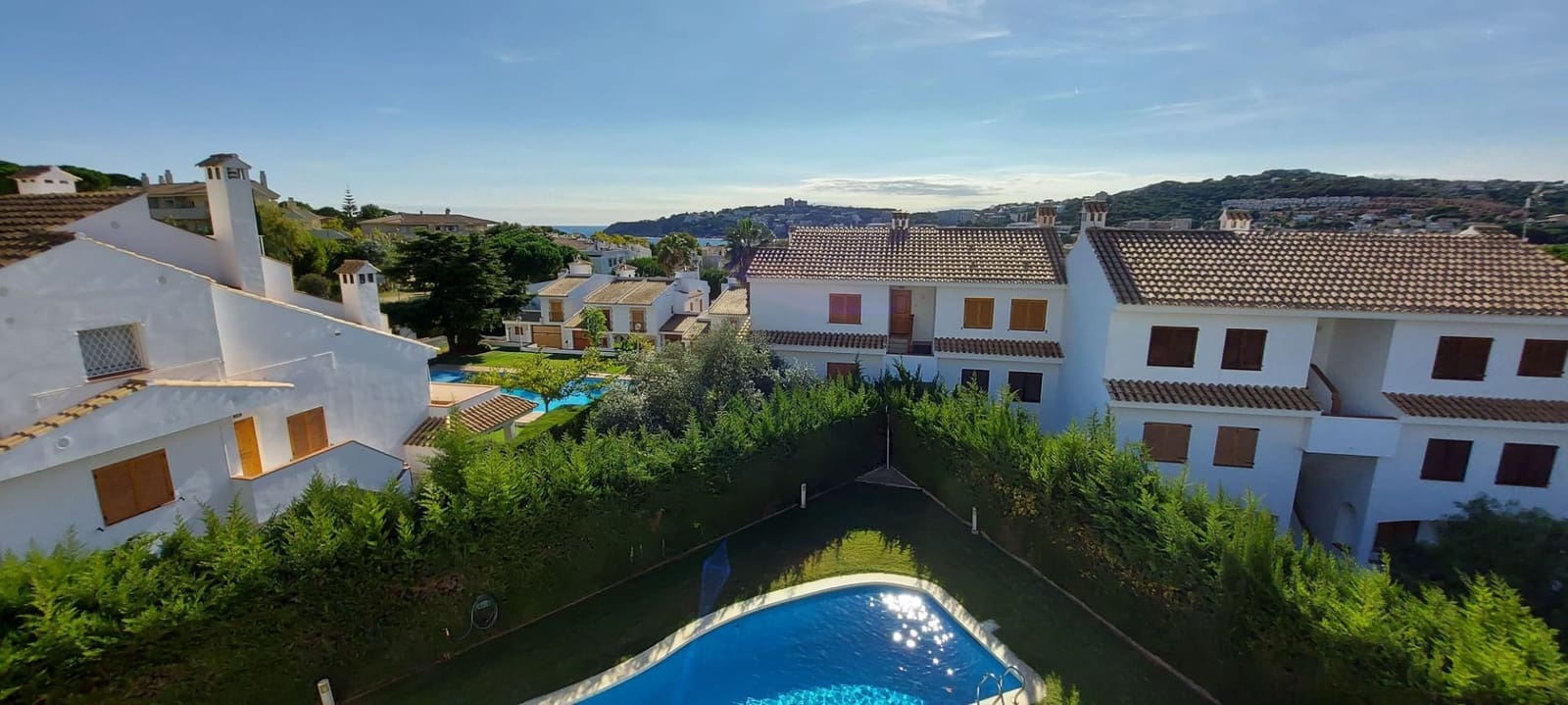 3 makuuhuone Omakotitalo myytävänä paikassa S'Agaro mukana uima-altaan 
autotalli - 580 000 € (Ref: 9489958)