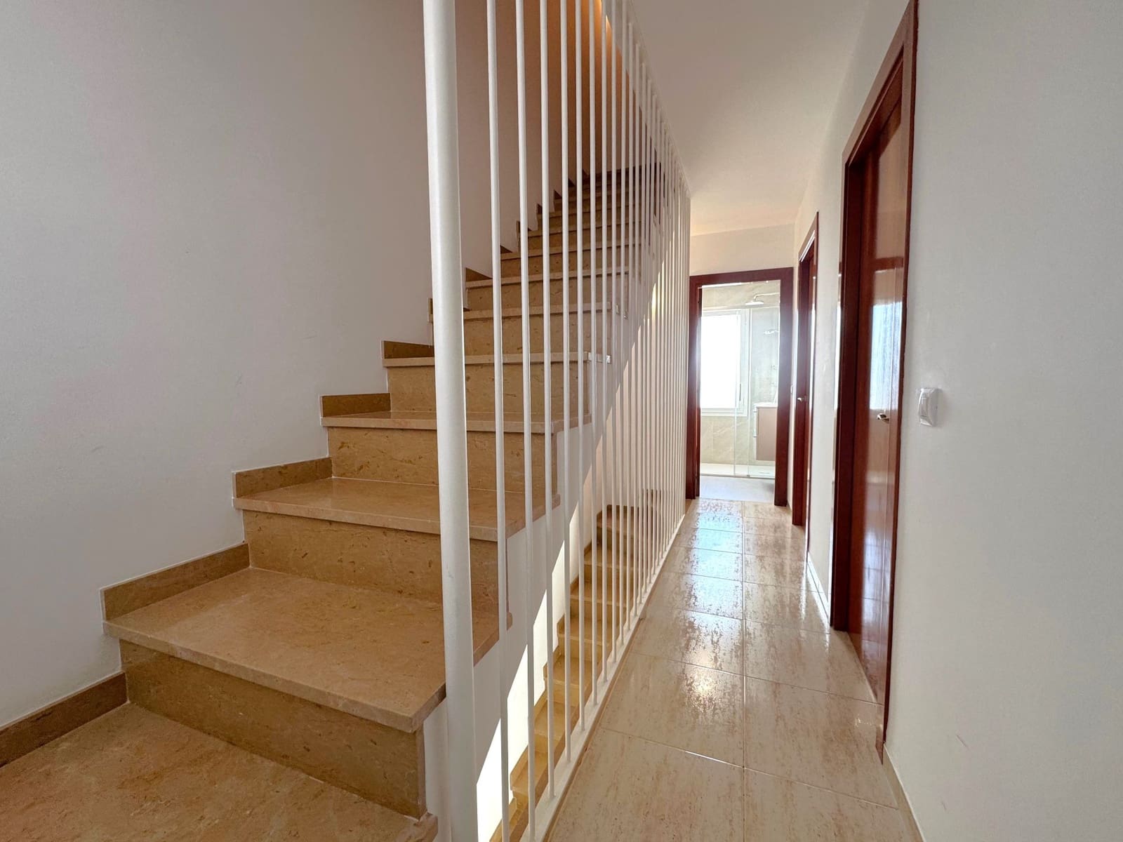 3 makuuhuone Omakotitalo myytävänä paikassa S'Agaro mukana uima-altaan 
autotalli - 580 000 € (Ref: 9489958)