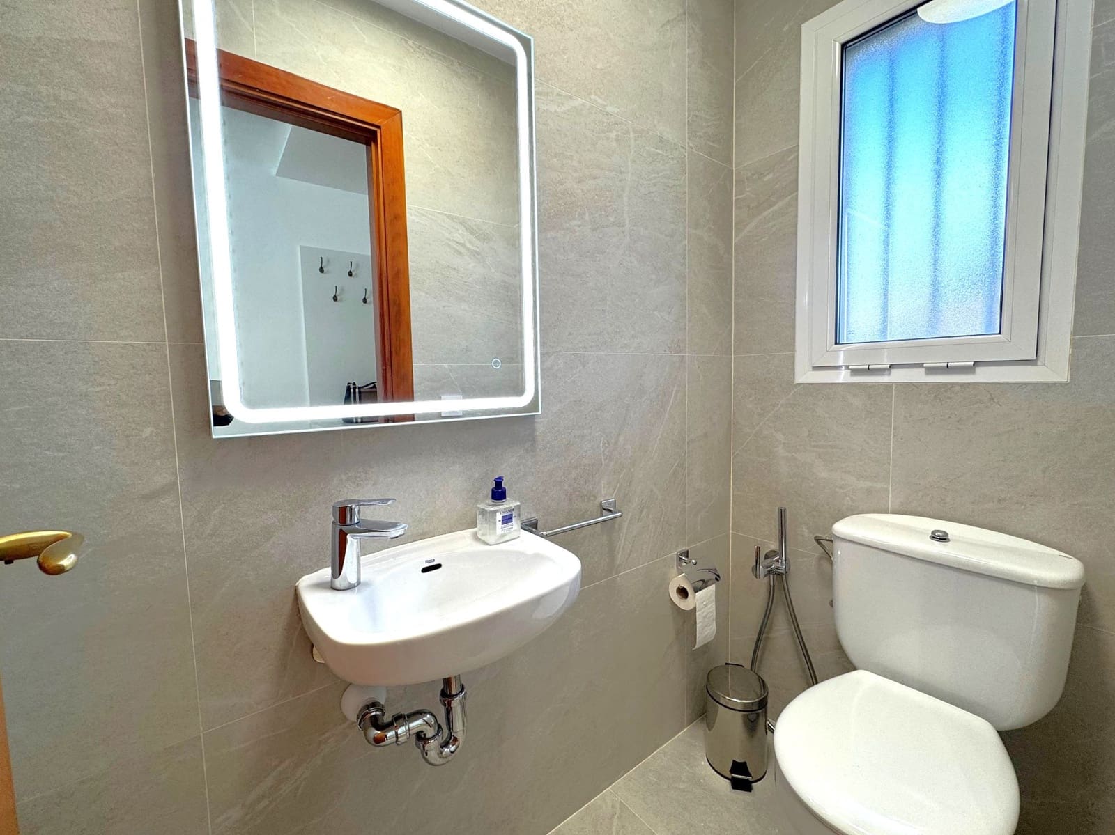 3 makuuhuone Omakotitalo myytävänä paikassa S'Agaro mukana uima-altaan 
autotalli - 580 000 € (Ref: 9489958)