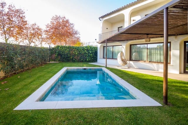 4 slaapkamer Villa te koop in Platja d'Aro, Castell-Platja d'Aro - € 1.095.000 (Ref: 9502922)