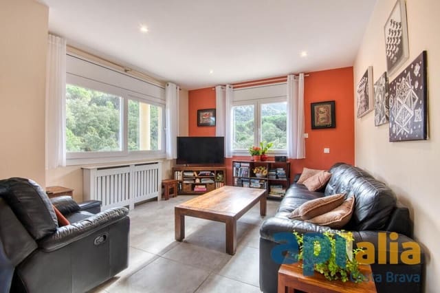 3 bedroom Villa for sale in Santa Cristina d'Aro - € 795,000 (Ref: 9528999)