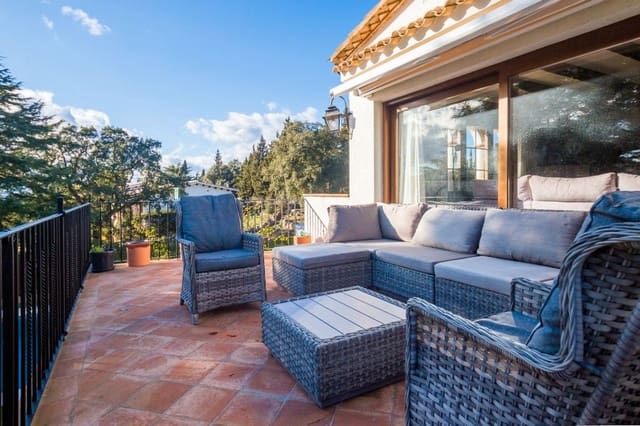 4 makuuhuone Huvila myytävänä paikassa Castell d'Aro, Castell-Platja d'Aro mukana uima-altaan 
autotalli - 1 100 000 € (Ref: 9592068)