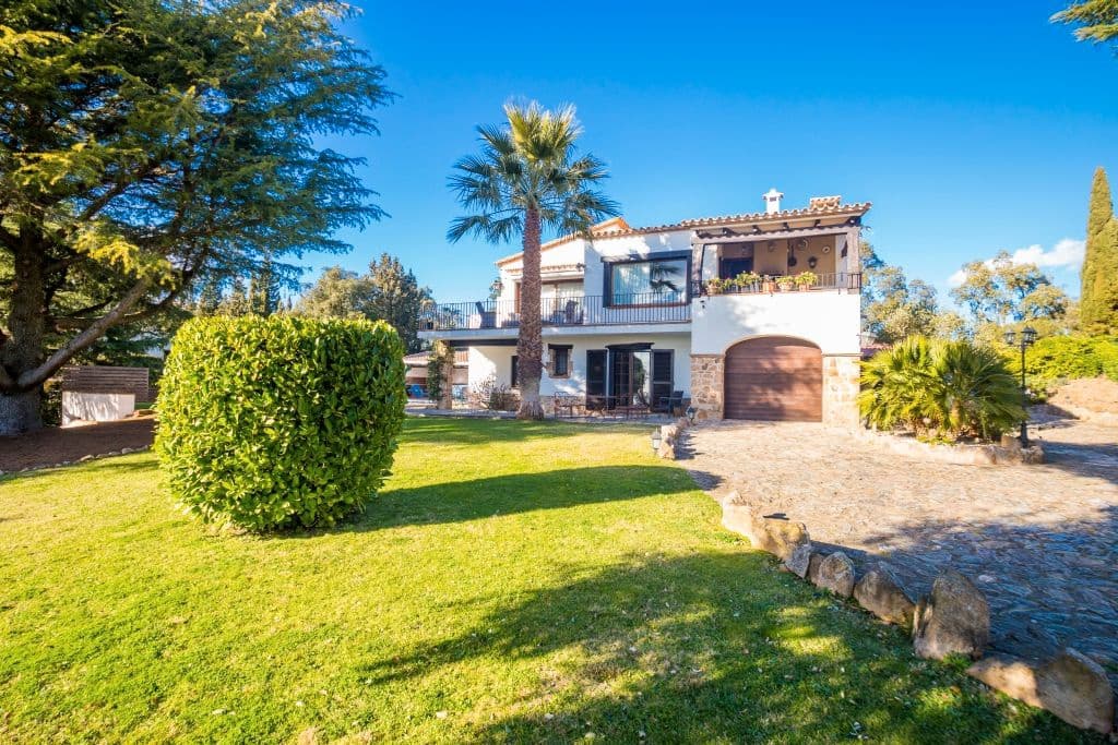 4 makuuhuone Huvila myytävänä paikassa Castell d'Aro mukana uima-altaan 
autotalli - 1 100 000 € (Ref: 9592068)