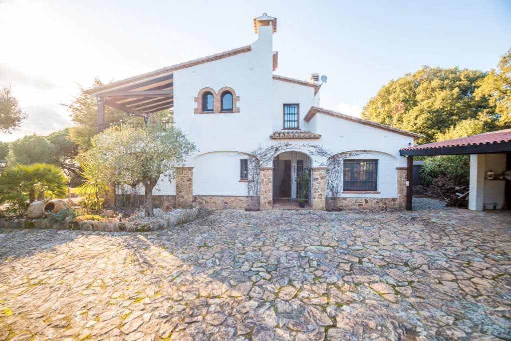 4 makuuhuone Huvila myytävänä paikassa Castell d'Aro mukana uima-altaan 
autotalli - 1 100 000 € (Ref: 9592068)