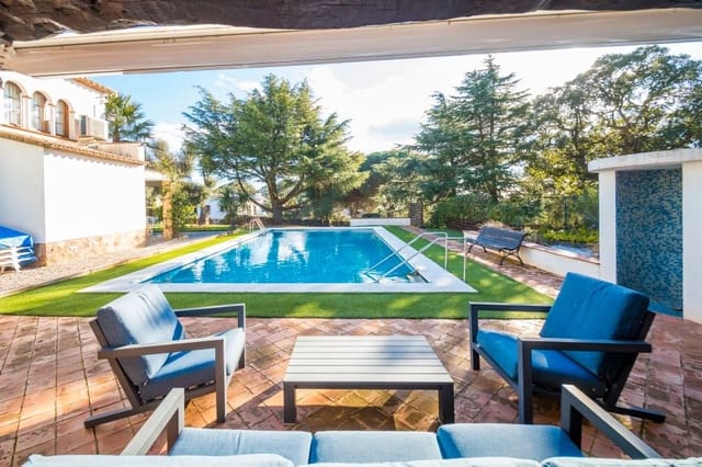 4 makuuhuone Huvila myytävänä paikassa Castell d'Aro, Castell-Platja d'Aro mukana uima-altaan 
autotalli - 1 100 000 € (Ref: 9592068)