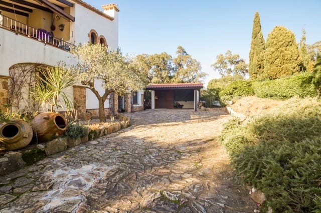 4 makuuhuone Huvila myytävänä paikassa Castell d'Aro, Castell-Platja d'Aro mukana uima-altaan 
autotalli - 1 100 000 € (Ref: 9592068)