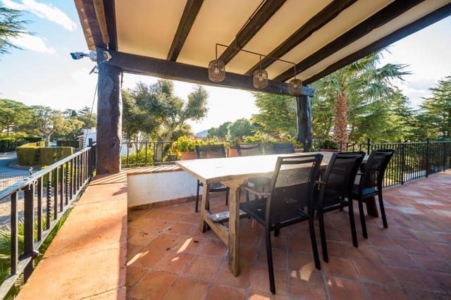 4 makuuhuone Huvila myytävänä paikassa Castell d'Aro, Castell-Platja d'Aro mukana uima-altaan 
autotalli - 1 100 000 € (Ref: 9592068)