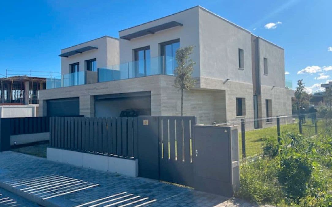 4 bedroom Townhouse for sale in S'Agaro with pool garage - € 1,350,000 (Ref: 9592164)