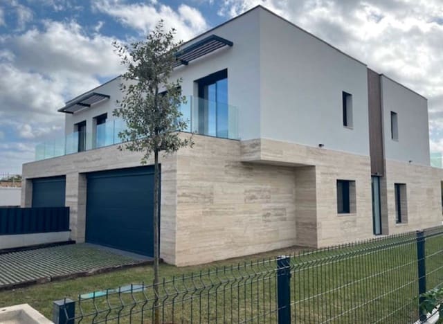 4 bedroom Townhouse for sale in S'Agaro, Castell-Platja d'Aro with pool garage - € 1,350,000 (Ref: 9592164)