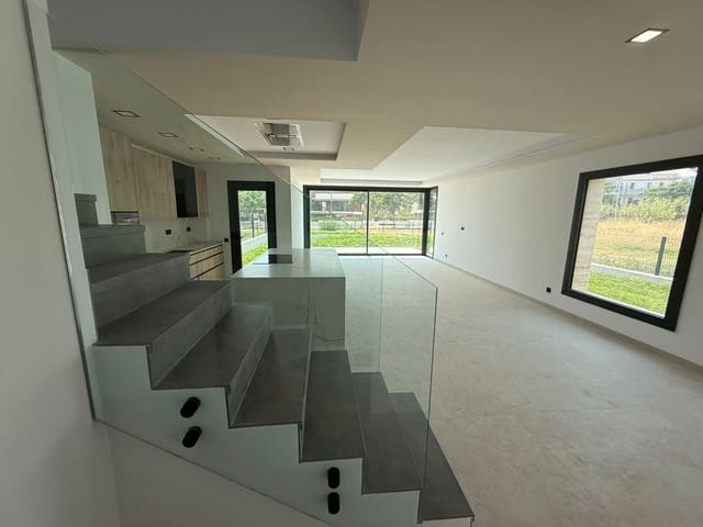 4 bedroom Townhouse for sale in S'Agaro, Castell-Platja d'Aro with pool garage - € 1,350,000 (Ref: 9592164)