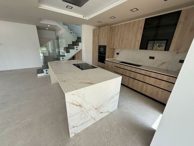 4 makuuhuone Huvila myytävänä paikassa S'Agaro, Castell-Platja d'Aro mukana uima-altaan 
autotalli - 1 380 000 € (Ref: 9592165)