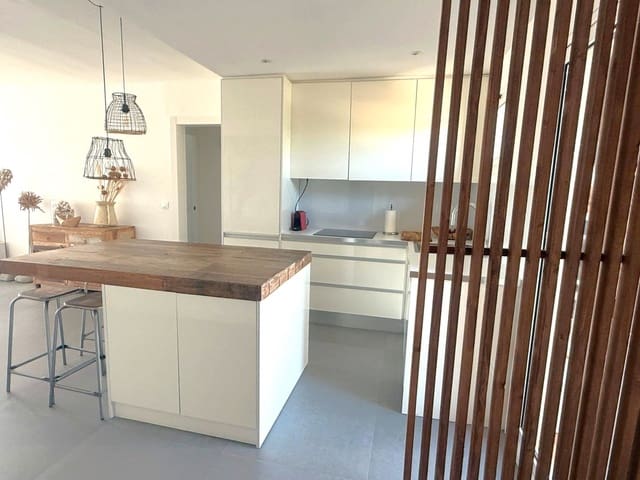 2 soveværelse Strandlejlighed til salg i Palamós med garage - € 420.000 (Ref: 9596443)