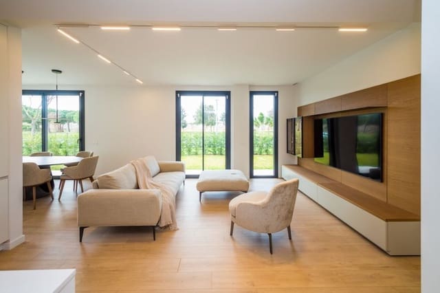 Apartamento Playa de 3 habitaciones en Platja d'Aro, Castell-Platja d'Aro en venta con piscina garaje - 750.000 € (Ref: 9619807)