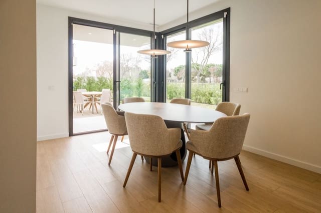 Apartamento Playa de 3 habitaciones en Platja d'Aro, Castell-Platja d'Aro en venta con piscina garaje - 750.000 € (Ref: 9619807)