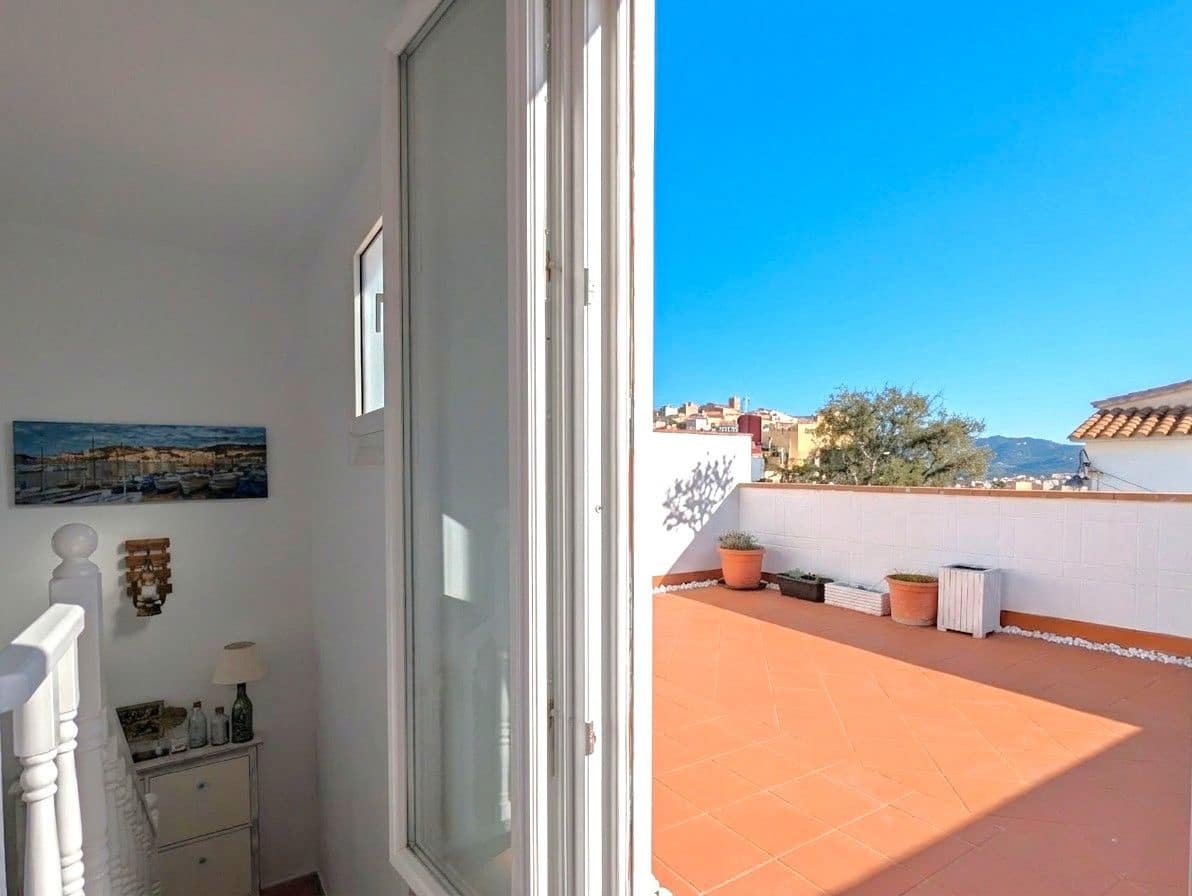 3 bedroom Townhouse for sale in Sant Feliu de Guixols - € 385,000 (Ref: 9679104)