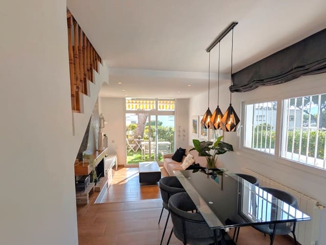 3 sypialnia Dom szeregowy na sprzedaż w Platja d'Aro, Castell-Platja d'Aro z basenem - 490 000 € (Ref: 9694413)