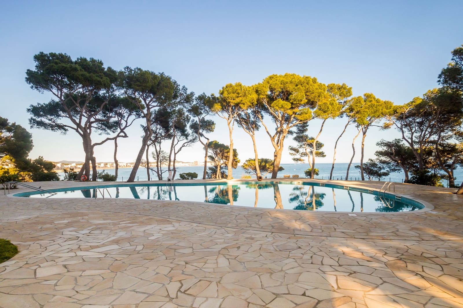 3 bedroom Flat for sale in Calonge i Sant Antoni with pool - € 875,000 (Ref: 9697826)