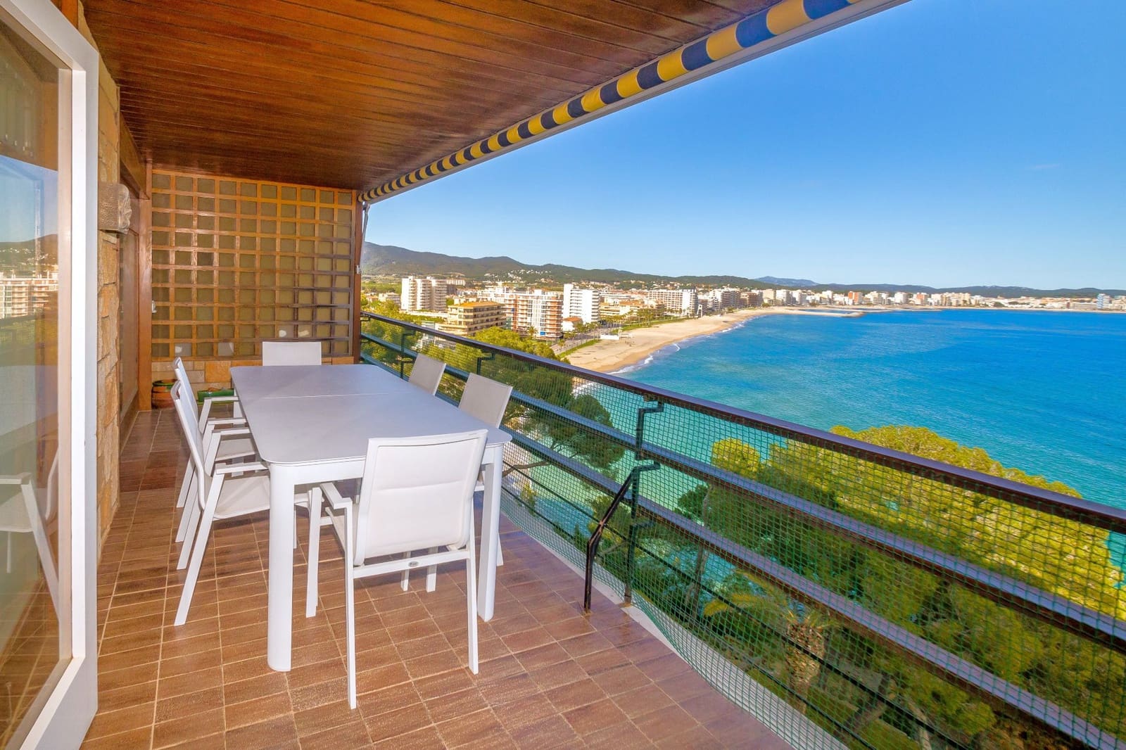 3 bedroom Flat for sale in Calonge i Sant Antoni with pool - € 875,000 (Ref: 9697826)