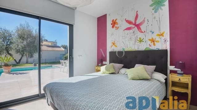 4 chambre Villa/Maison à vendre à Castell d'Aro, Castell-Platja d'Aro avec piscine - 790 000 € (Ref: 9733587)