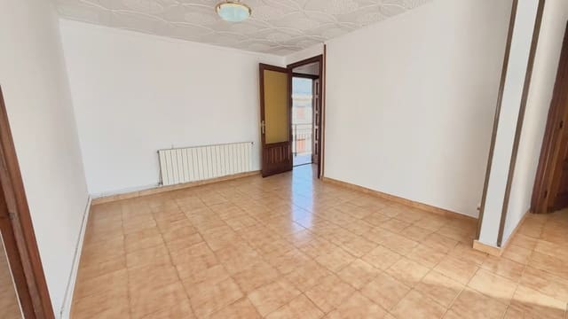 3 bedroom Flat for sale in Platja d'Aro, Castell-Platja d'Aro with garage - € 238,000 (Ref: 9736122)