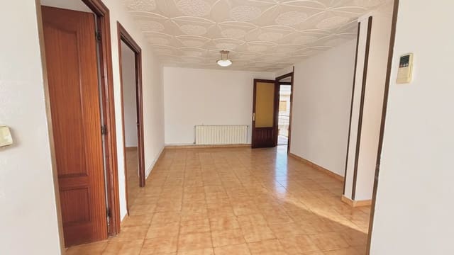 3 bedroom Flat for sale in Platja d'Aro, Castell-Platja d'Aro with garage - € 238,000 (Ref: 9736122)