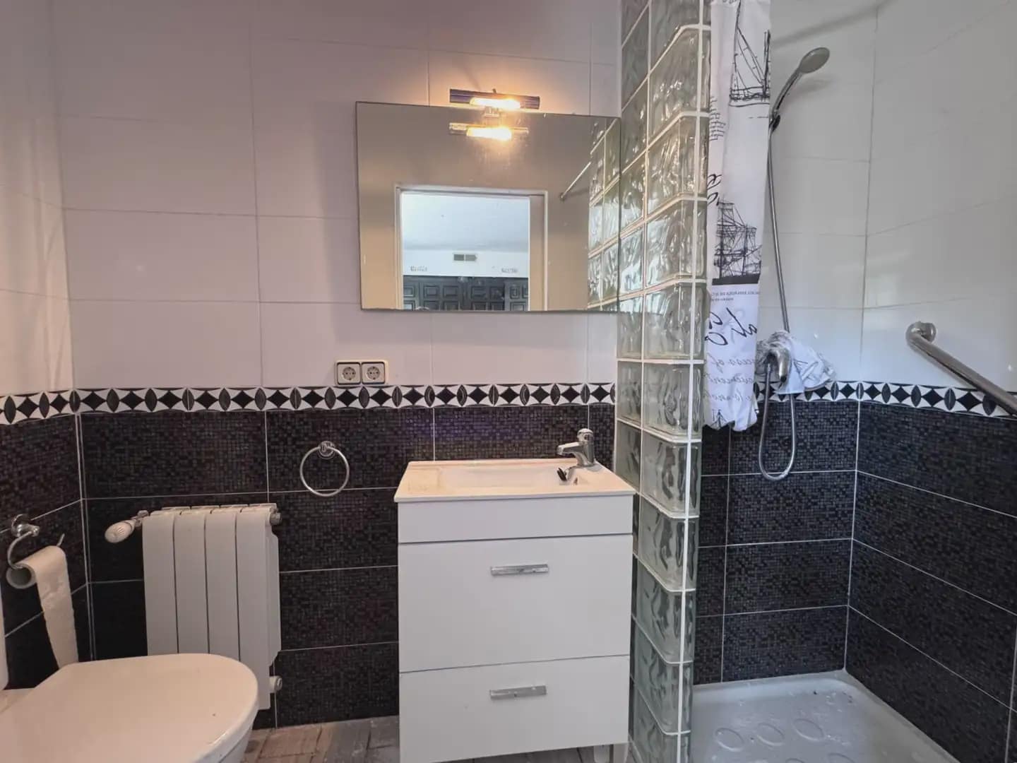 6 makuuhuone Huvila myytävänä paikassa Castell d'Aro mukana 
autotalli - 585 000 € (Ref: 9758135)